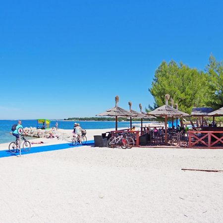 Apartments Tina & Denis Πούλα Εξωτερικό φωτογραφία