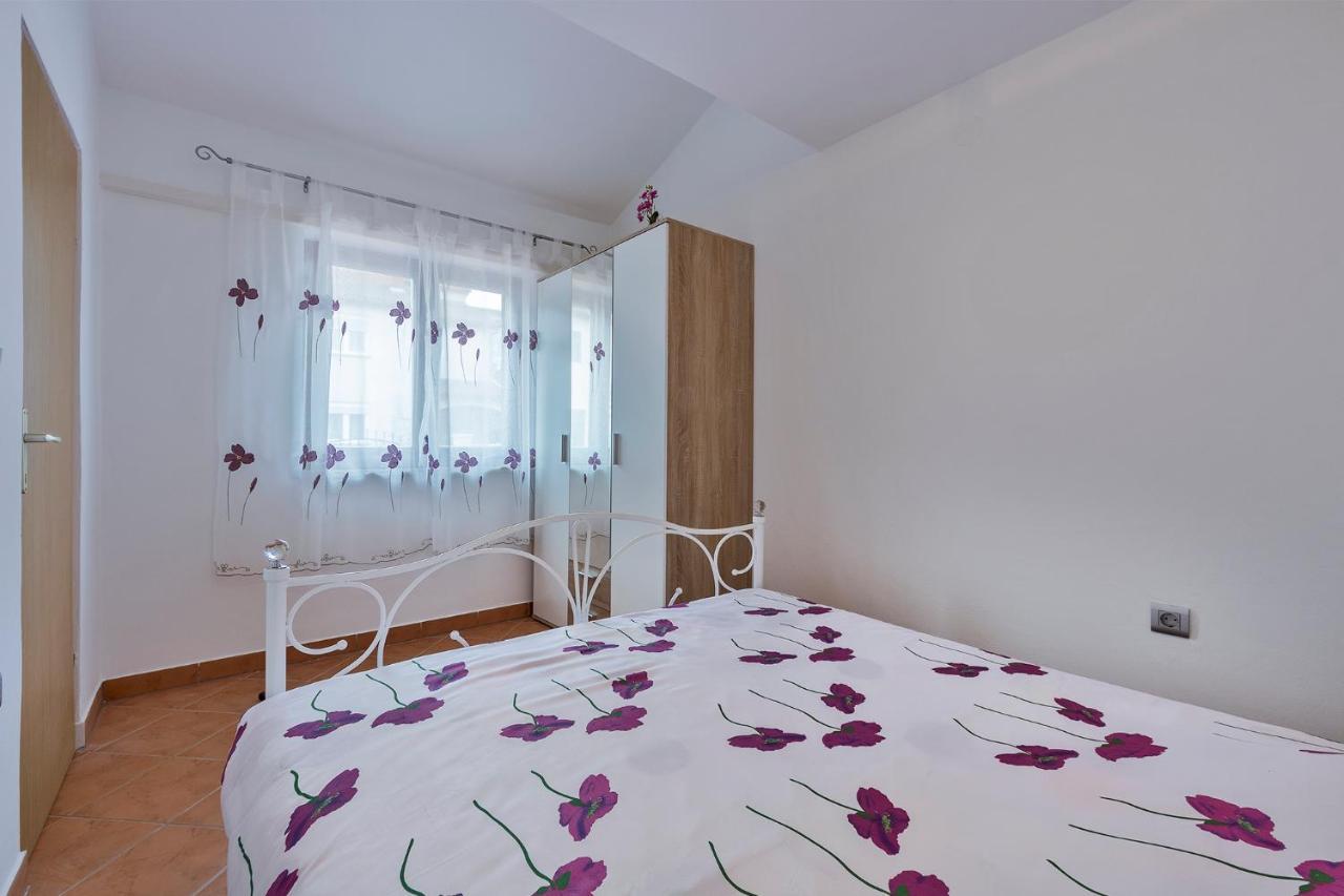 Apartments Tina & Denis Πούλα Εξωτερικό φωτογραφία