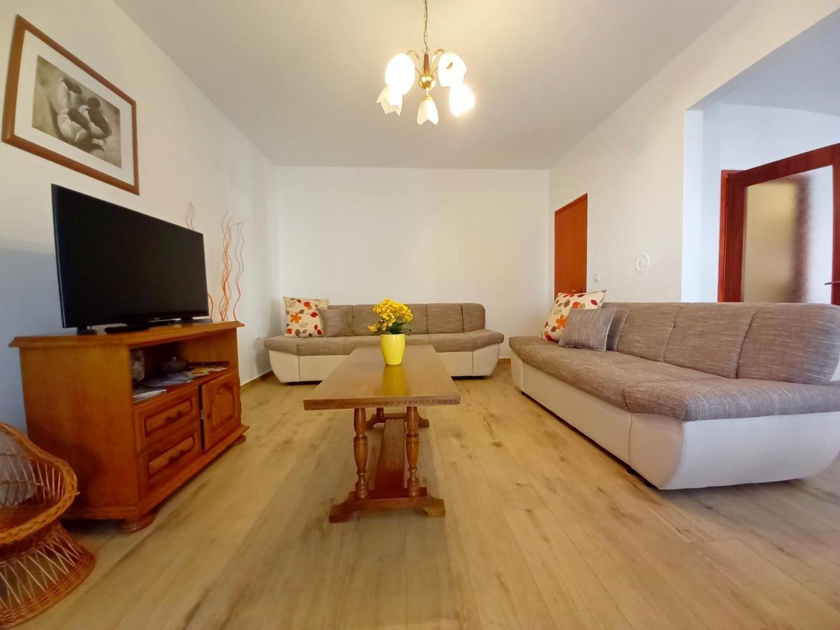 Apartments Tina & Denis Πούλα Εξωτερικό φωτογραφία