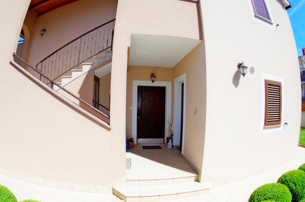 Apartments Tina & Denis Πούλα Εξωτερικό φωτογραφία