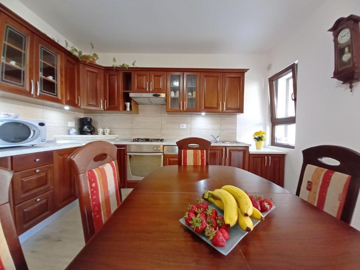Apartments Tina & Denis Πούλα Εξωτερικό φωτογραφία