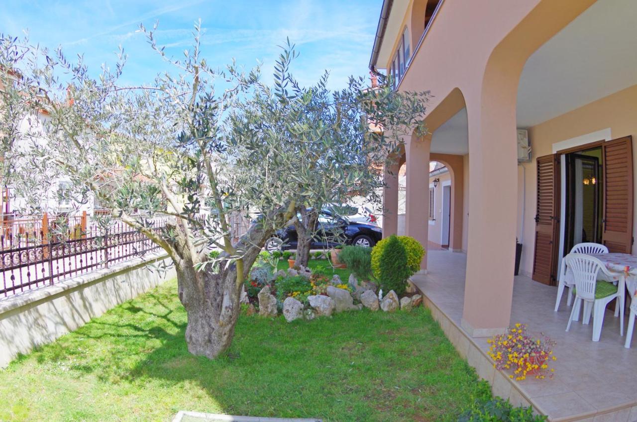 Apartments Tina & Denis Πούλα Εξωτερικό φωτογραφία