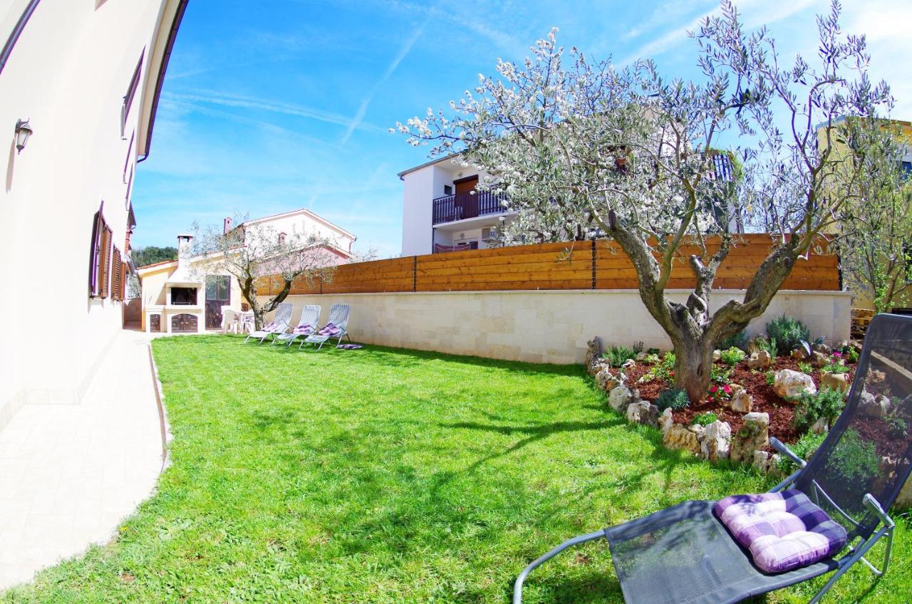 Apartments Tina & Denis Πούλα Εξωτερικό φωτογραφία