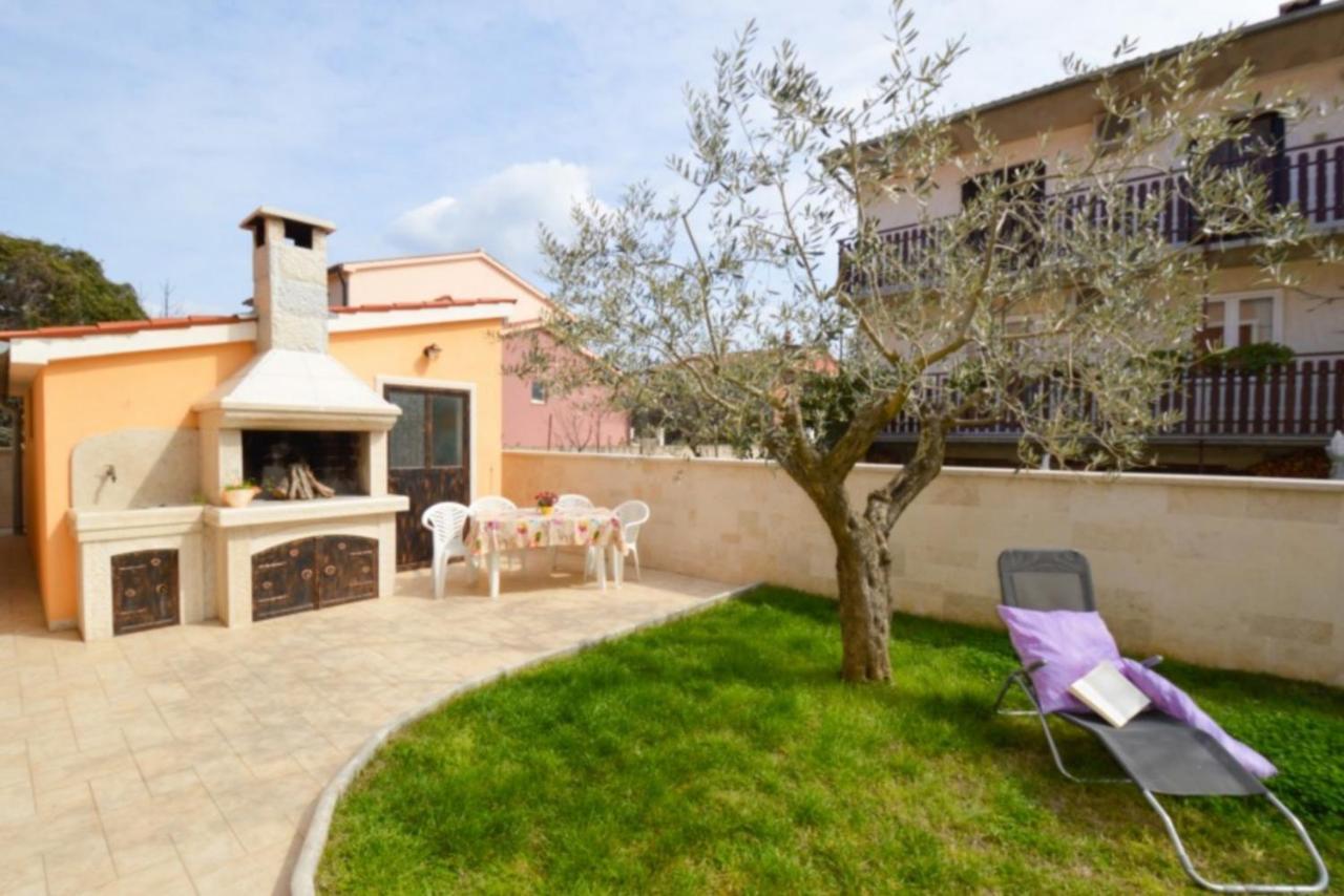 Apartments Tina & Denis Πούλα Εξωτερικό φωτογραφία